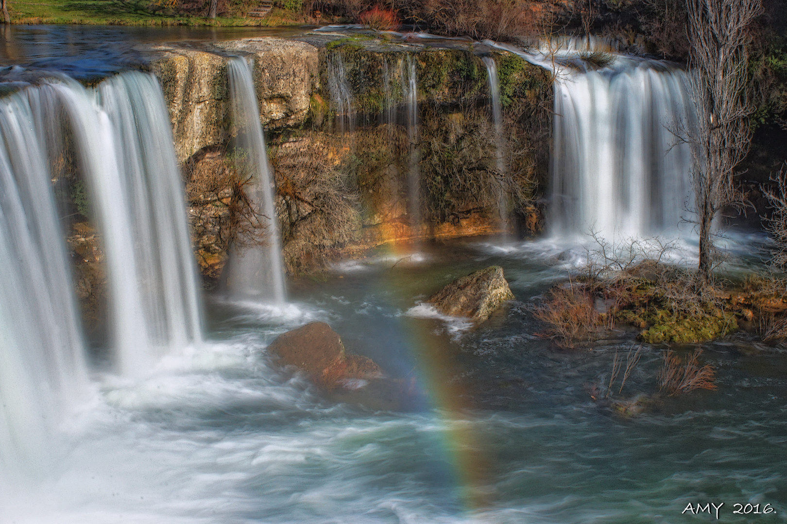 AGUA Y LUZ : EL ORIGEN DE LA VIDA NATURAL. Dedicada a LURRA.