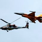 AH-64 und F-16 treffen sich