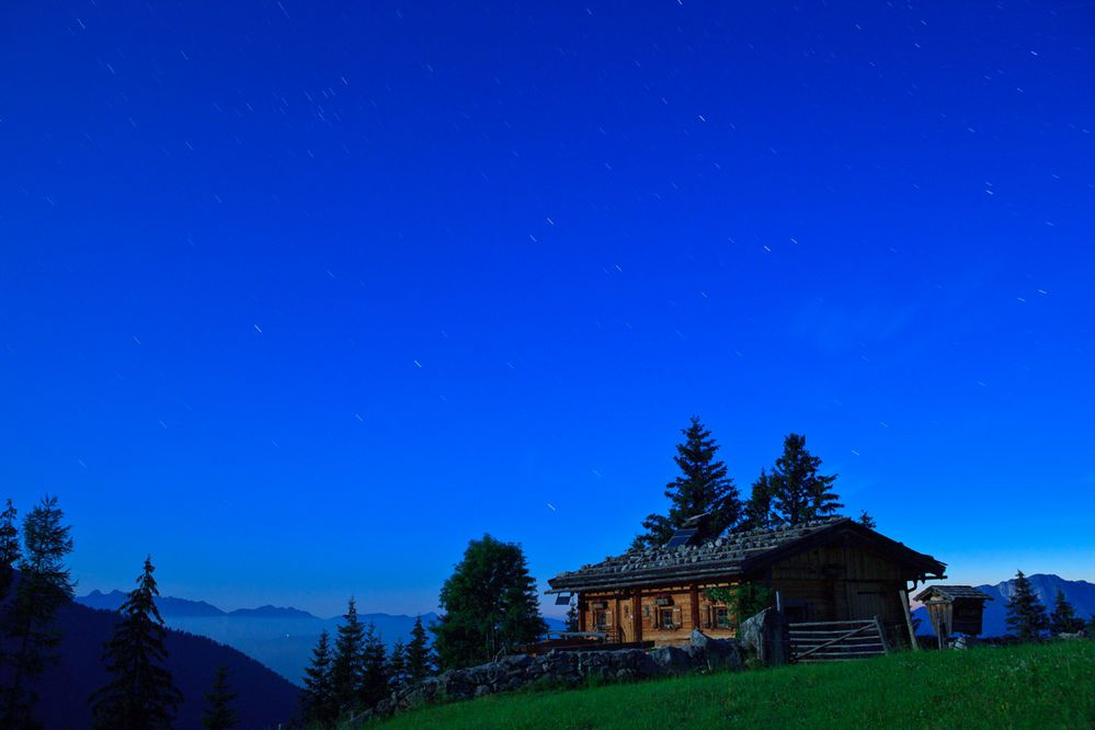 Ahornkaser bei Nacht