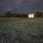 Ahrensburger Schloß beim ersten Schnee