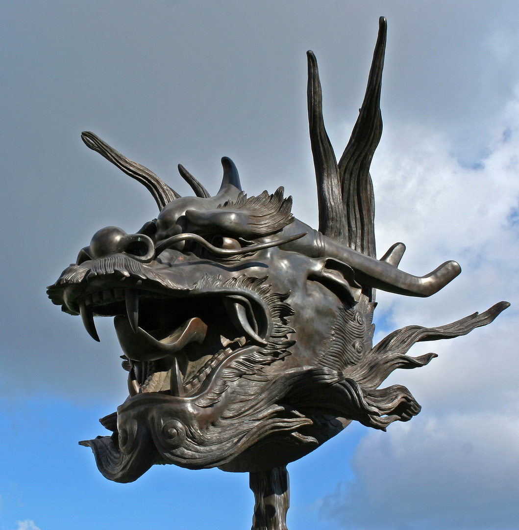 Ai Weiwei: Drache aus dem "Circle of Animals/Zodiac Heads" im Belvedere