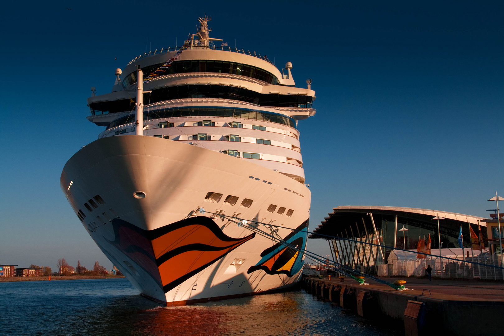 AIDA Bella im Hafen Warnemünde