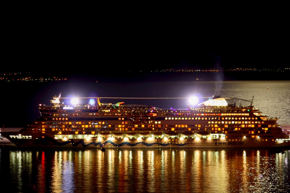 AIDA BY NIGHT