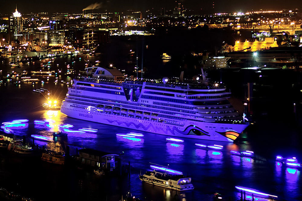 Aida Diva in blue