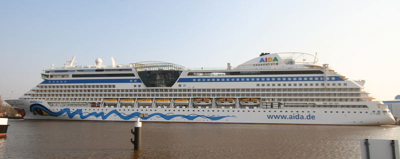 ...AIDA DIVA...zu Gast in Emden....groß