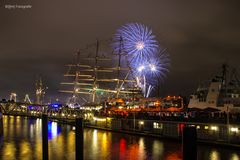 AIDA Feuerwerk Hafengeburtstag Hamburg 2014