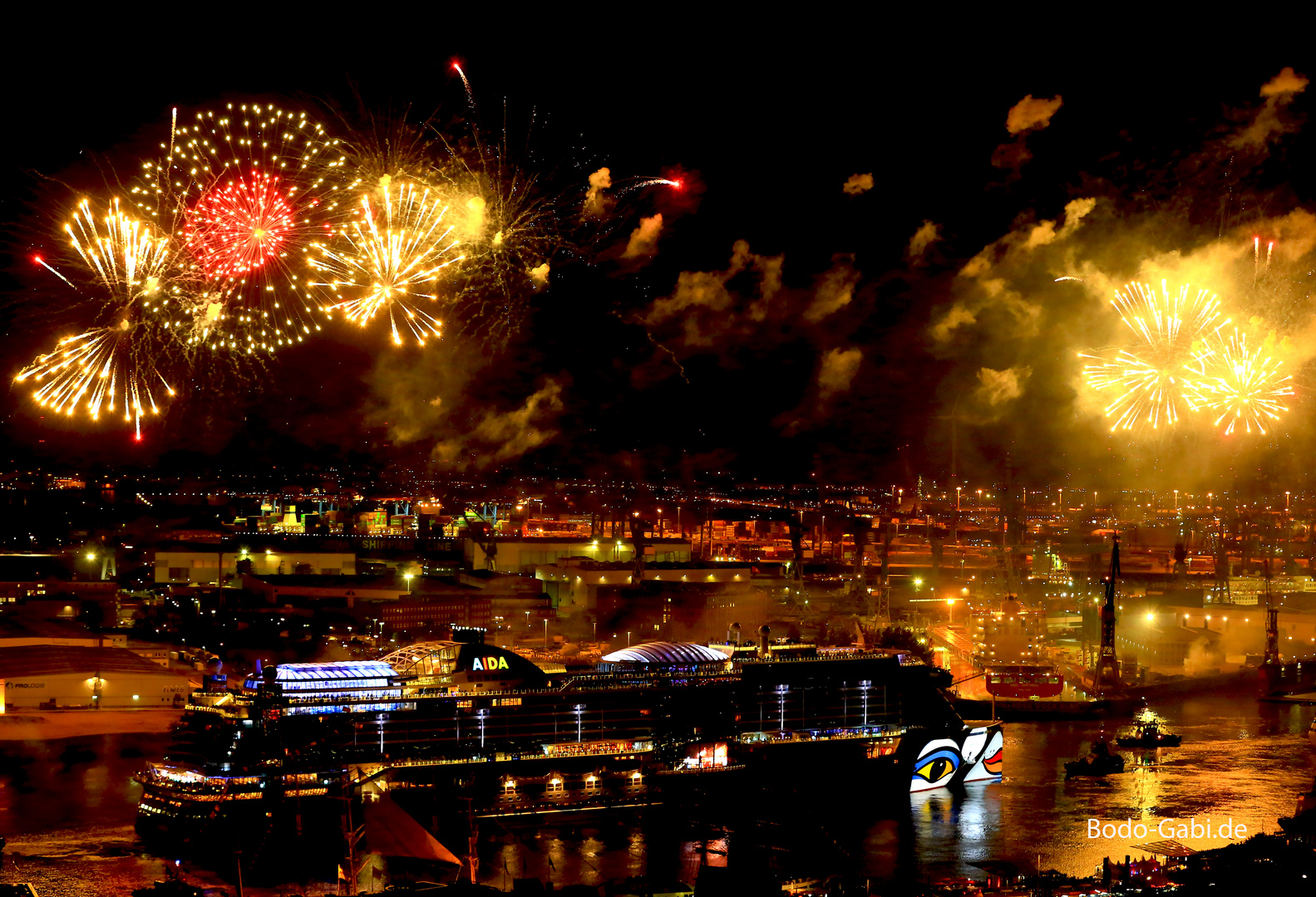 AIDA Feuerwerk in schwarz-rot-gold