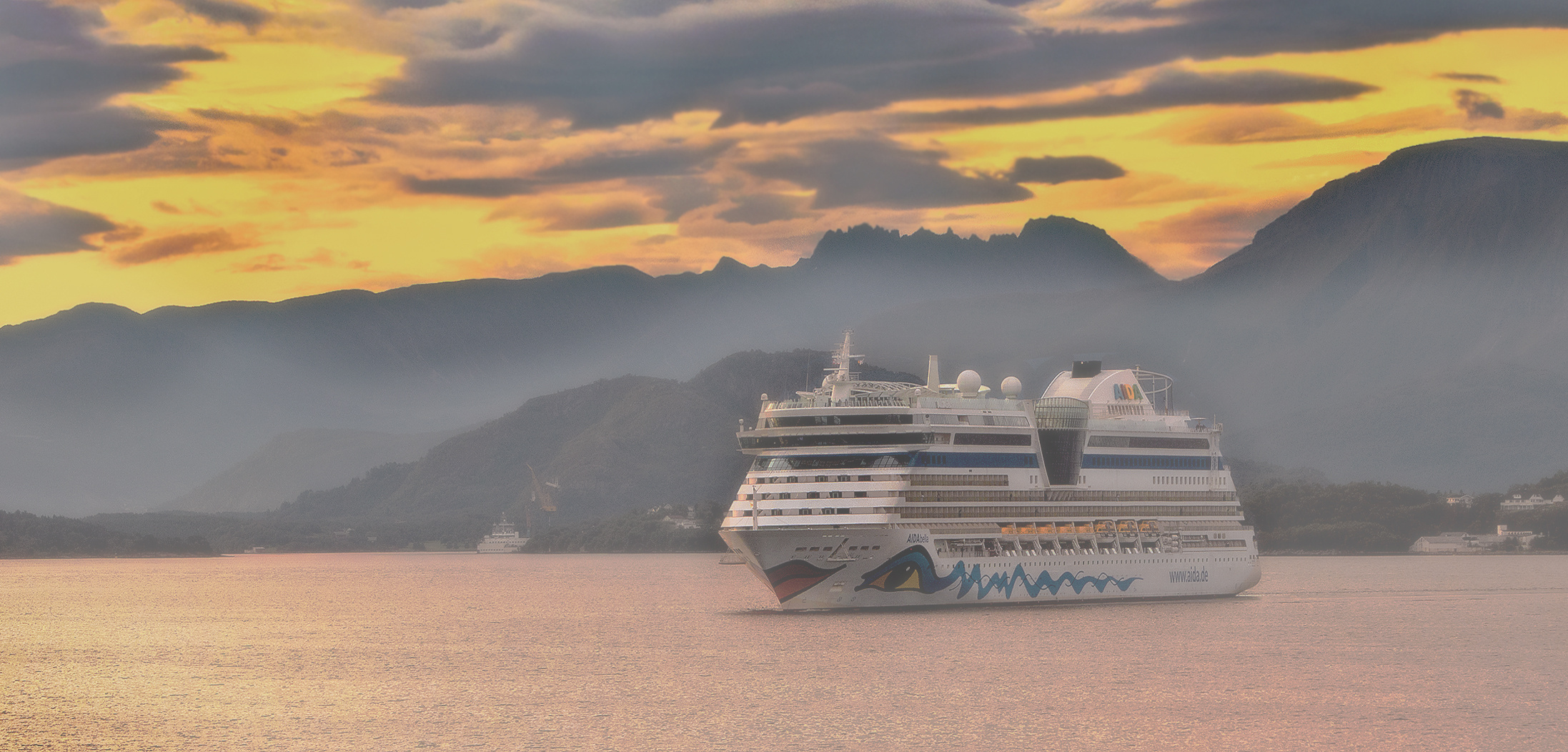 Aida in Alesund am Morgen