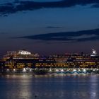 Aida Luna bei der nächtlichen Ausfahrt in der Kieler Förde