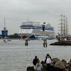 Aida mar Ausfahrt aus dem Warnemünder Hafen