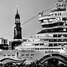 AIDA mar in Hamburg .....