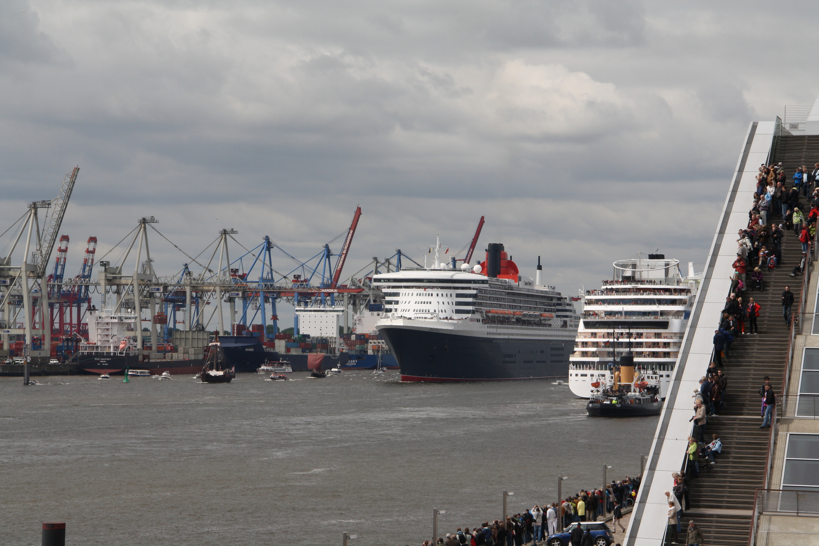 Aida Mar und Queen Mary II