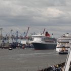 Aida Mar und Queen Mary II