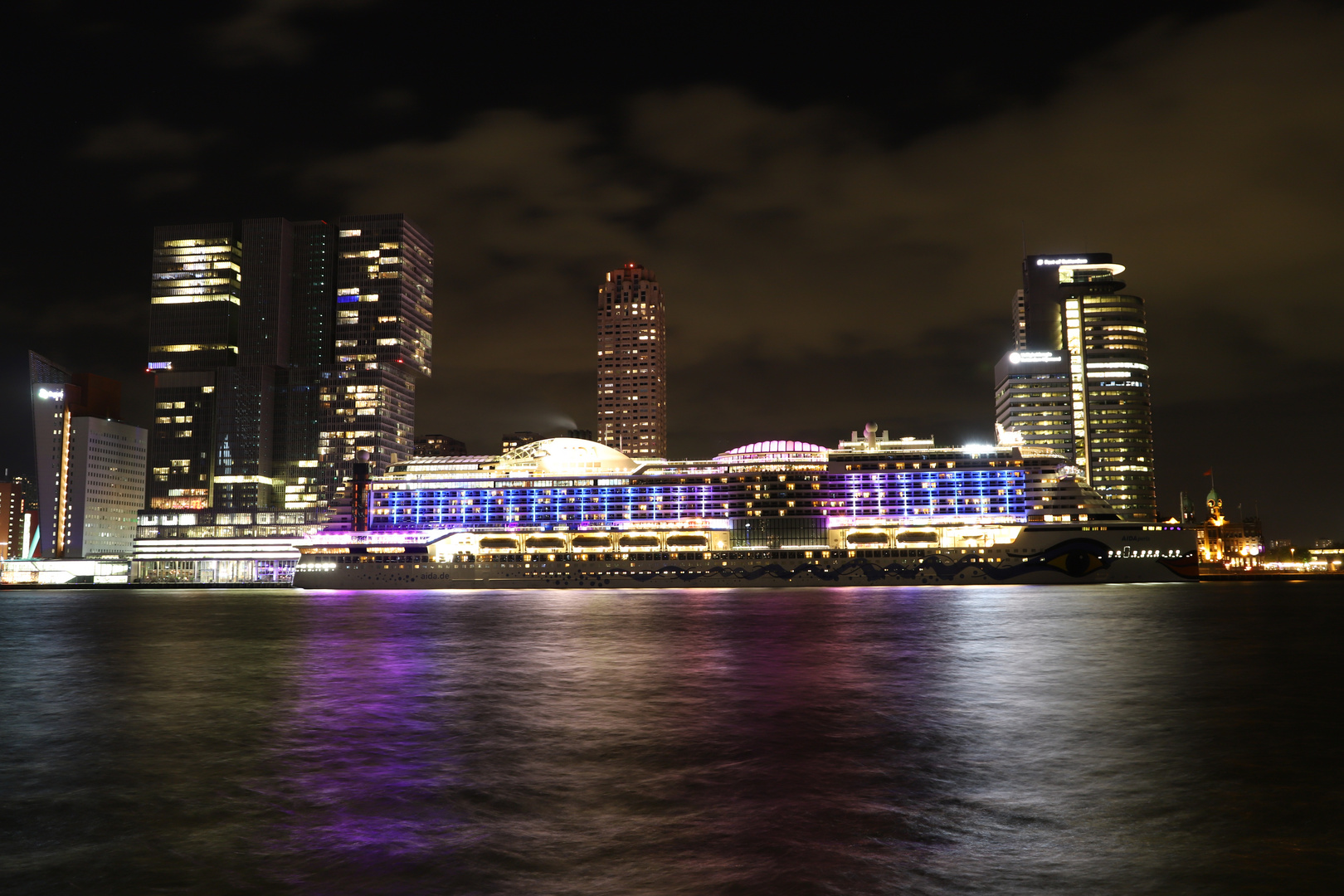 Aida Perla , Skyline von Rotterdam