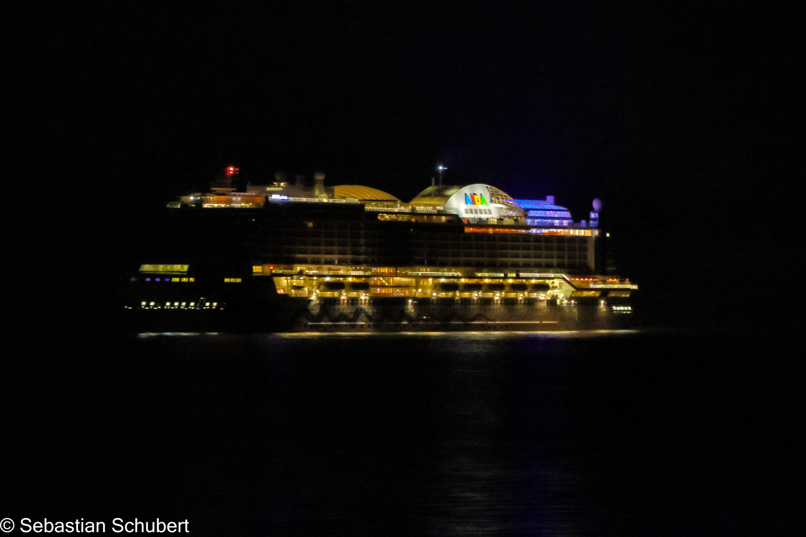 AIDA Prima auf der Elbe