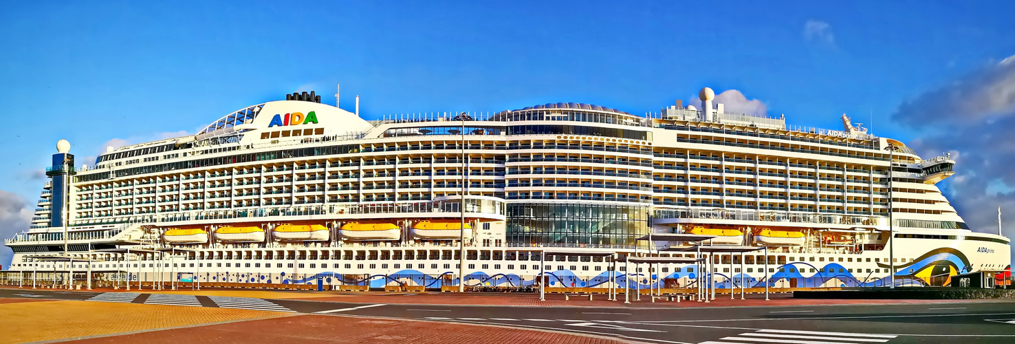 Aida Prima im Hafen von Lanzarote