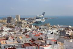 AIDA stella vor Cadiz II