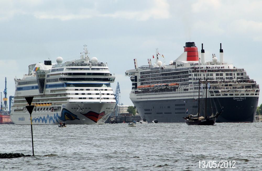 AIDA trifft Queen Mary2