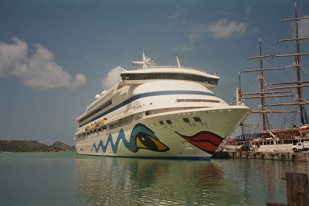 AIDA vita und die Sea Cloud I+ II auf Antigua