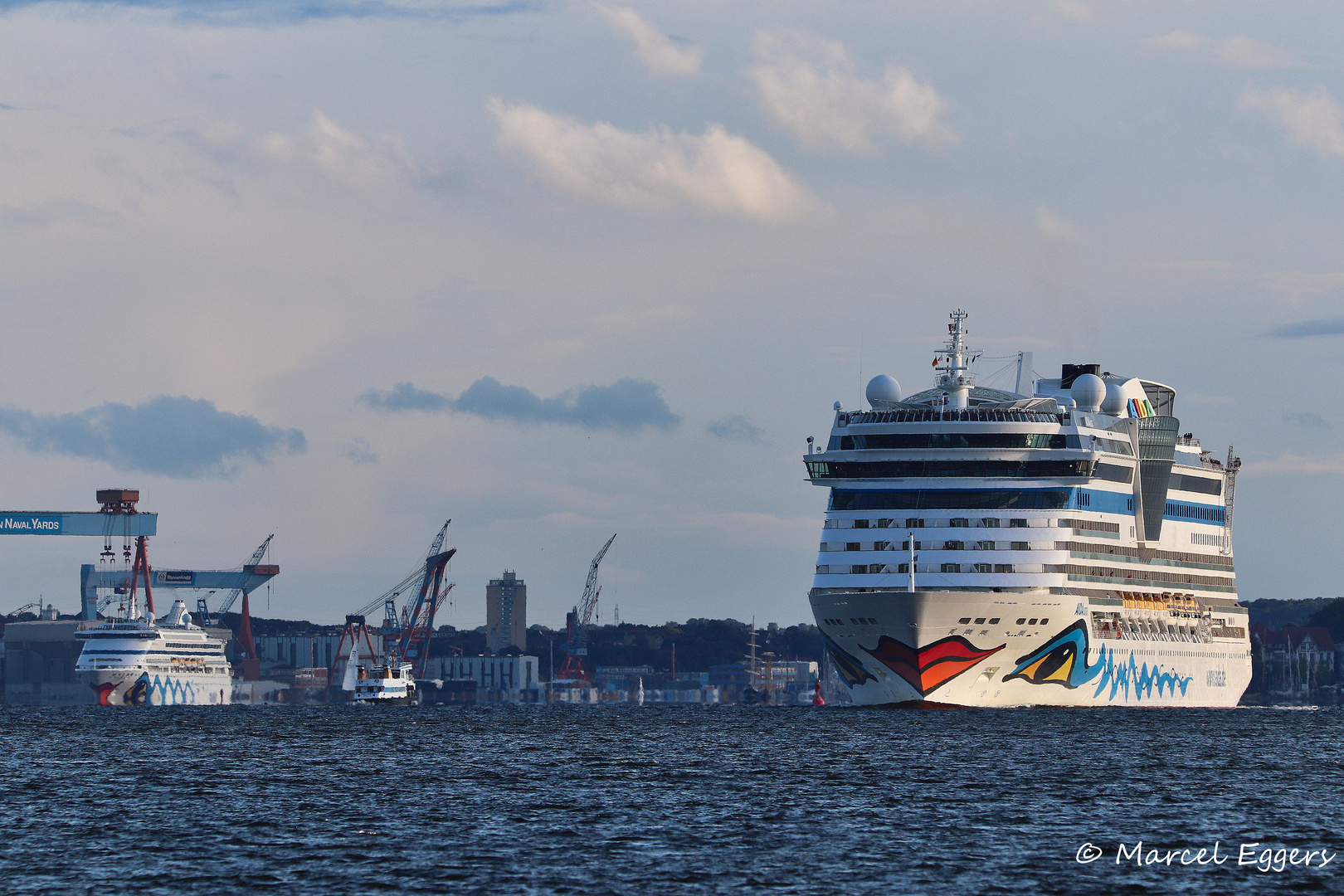 AIDAaura und AIDAluna laufen aus Kiel aus (28.08.2018)