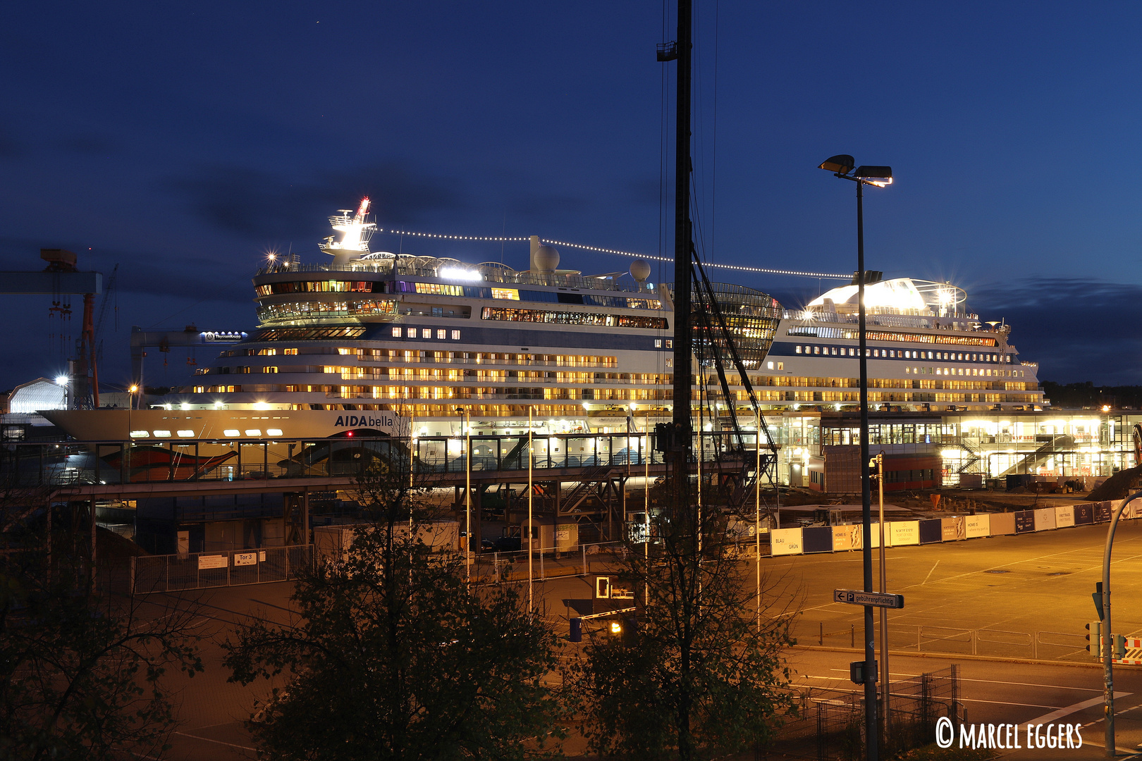 AIDAbella am Ostseekai in Kiel 