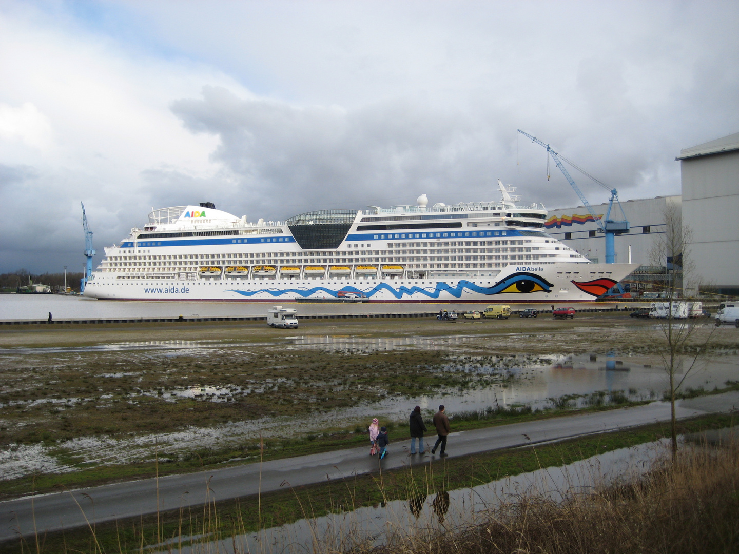 AIDAbella im Becken der Meyer Werft im März 2008