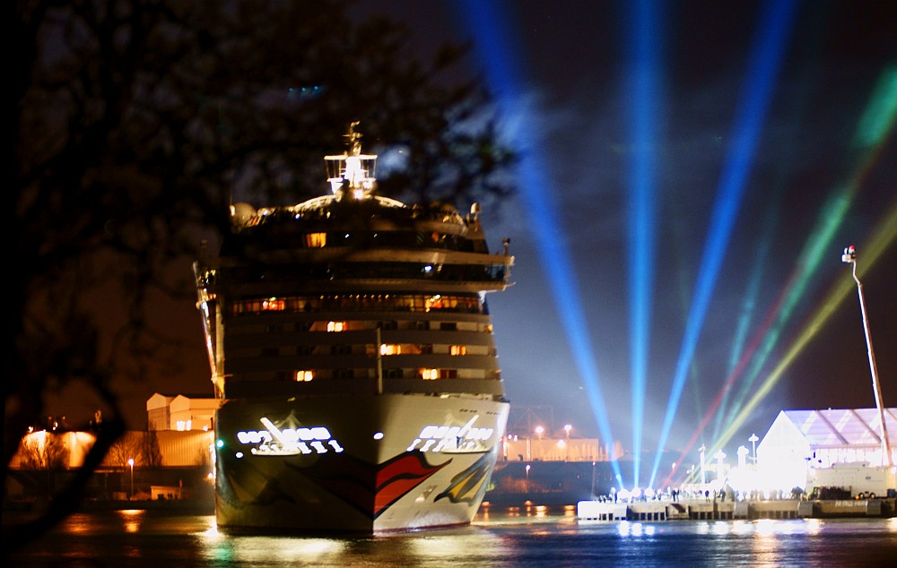 AIDAbella Taufe in Warnemünde