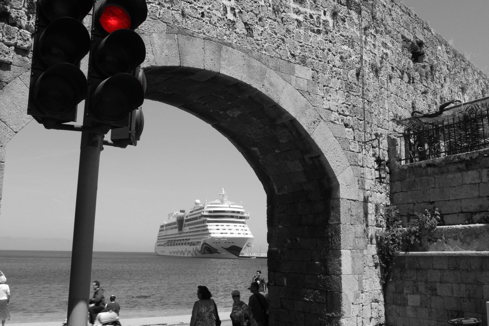 AidaBlu im Hafen von Rhodos