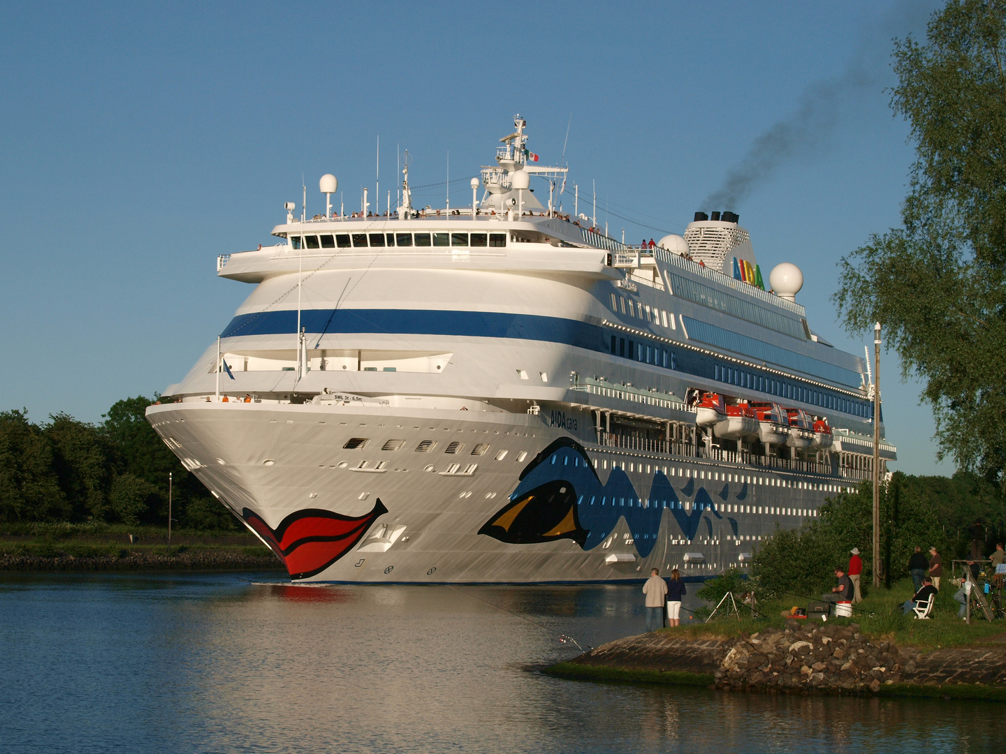 AIDAcara auf dem NordOstseeKanal Foto & Bild schiffe und seewege, motorschiffe