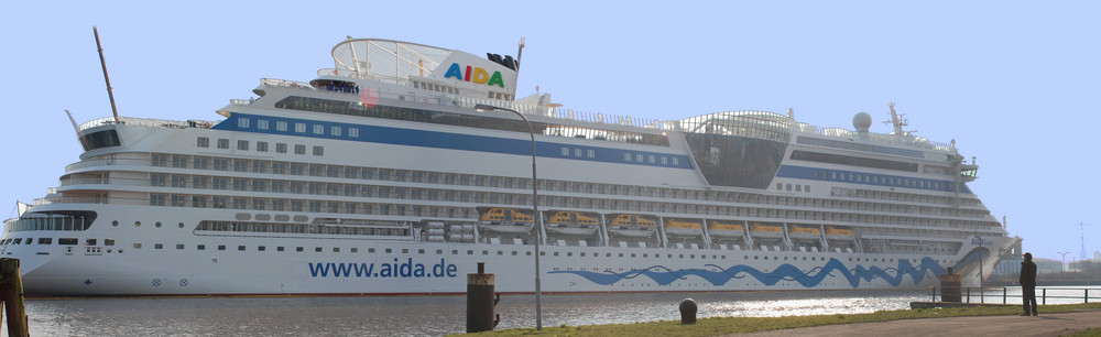 AIDAluna in Emden