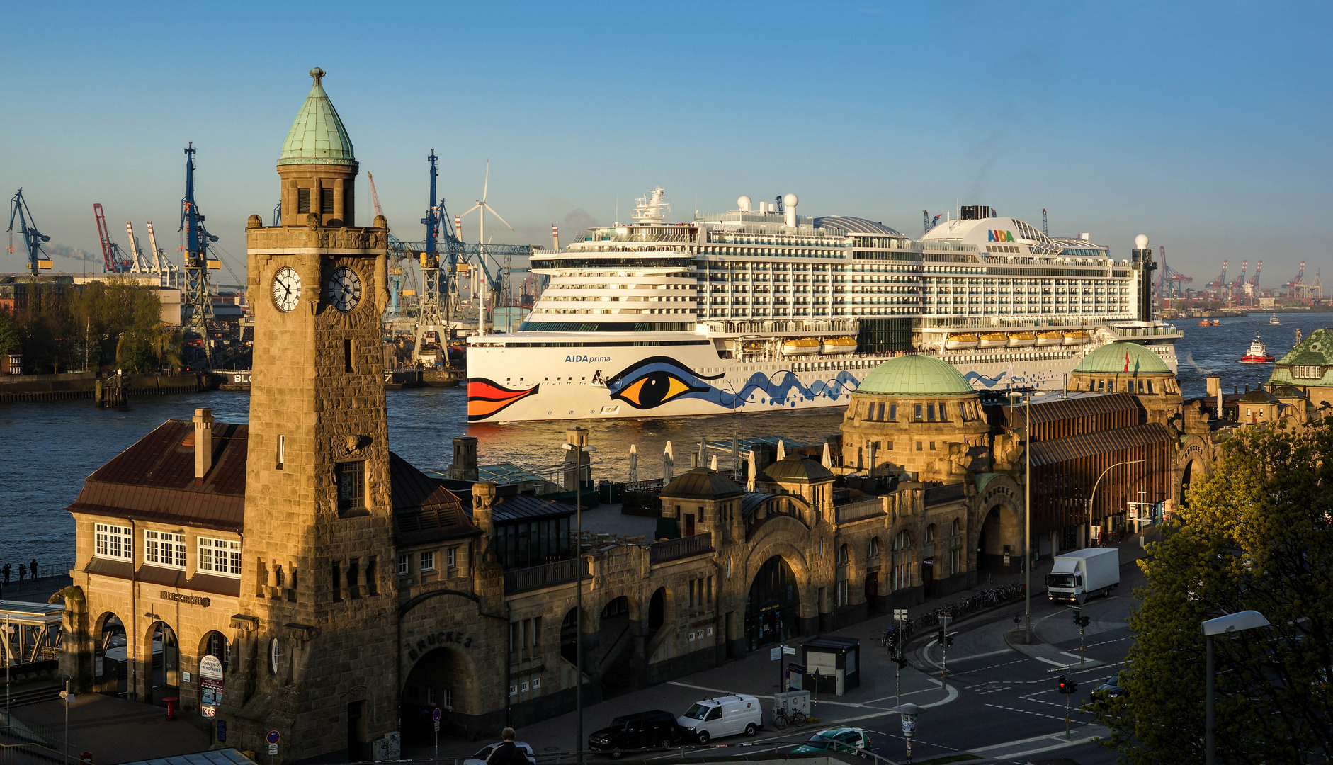 AIDAprima Erstanlauf in Hamburg