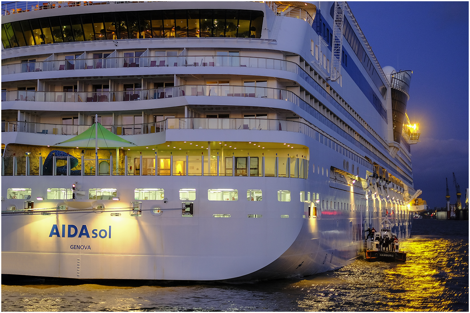 AIDAsol Foto & Bild hamburg, hafen, nachtaufnahme Bilder auf