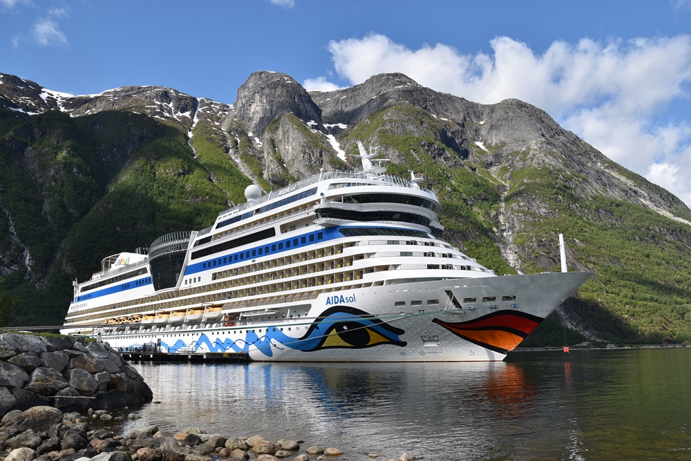 AIDAsol im Eidfjord