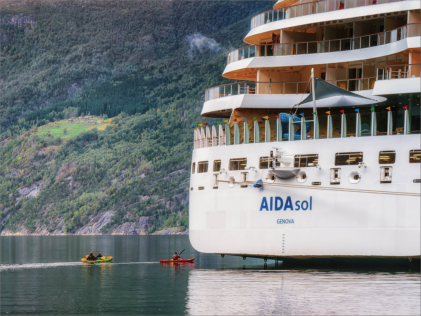 AIDAsol in Eidfjord (2)