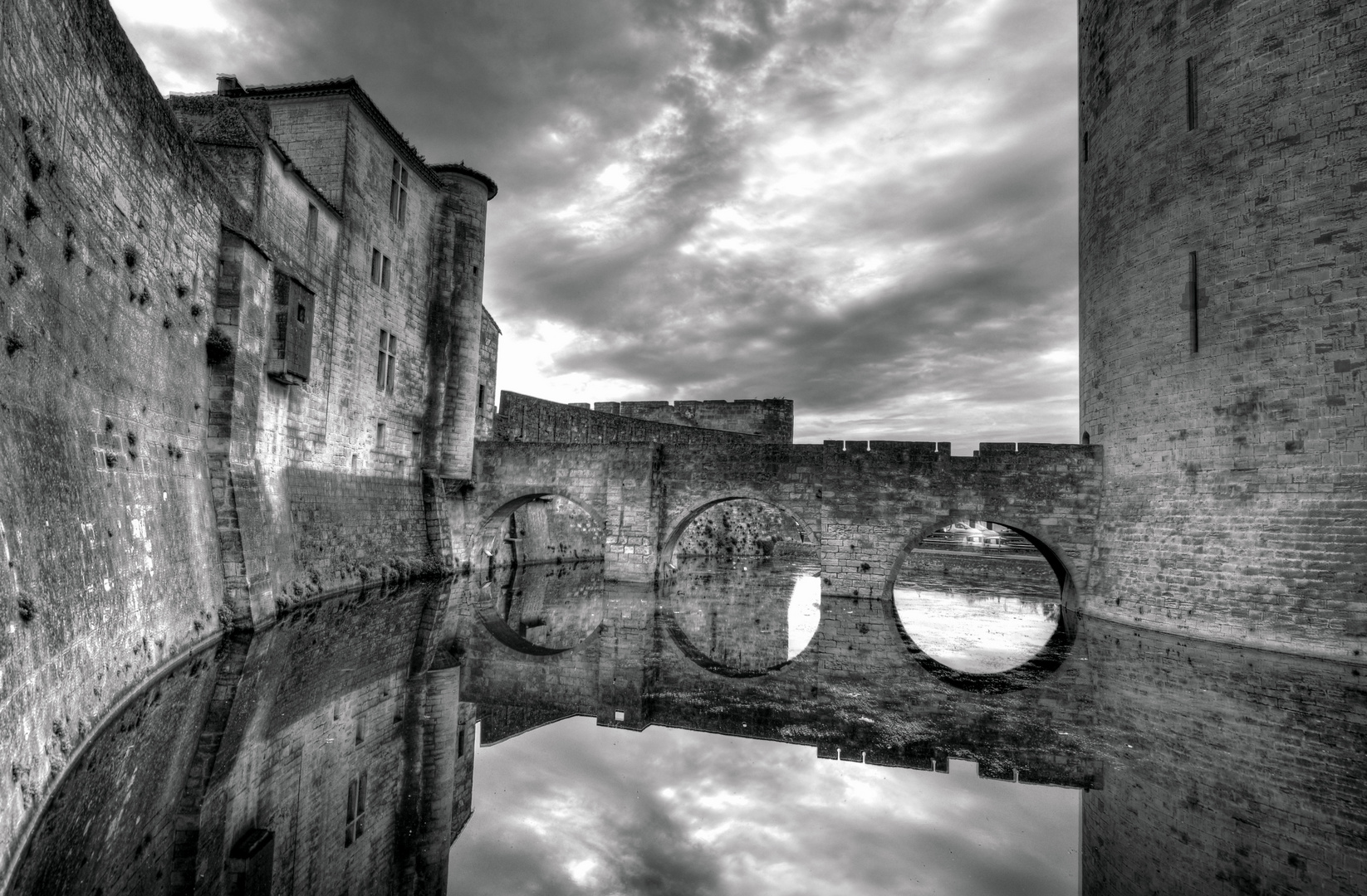 AIGUES MORTES BW