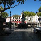 Aigues-Mortes III - Place Saint Louis