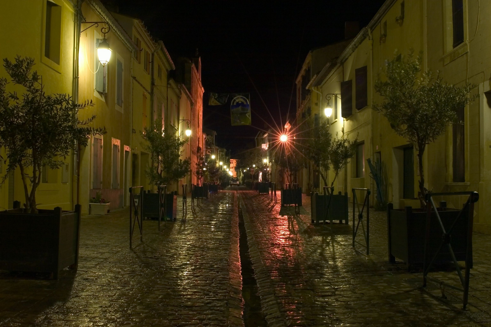 Aigues Mortes @ night