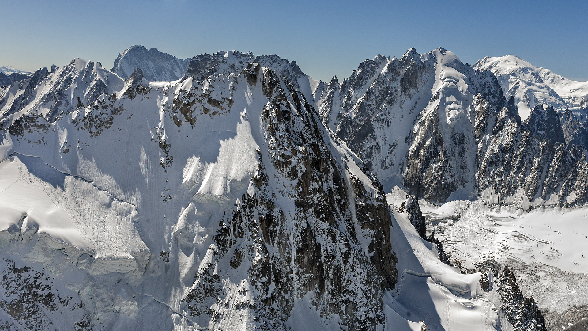 AIGUILLES DU CHARDONNET ET AIGUILES VERTES