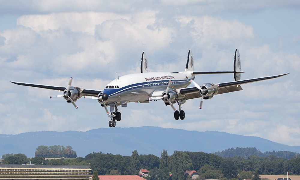 Air 14 Payerne Breitling Super Constellation im Landeanflug