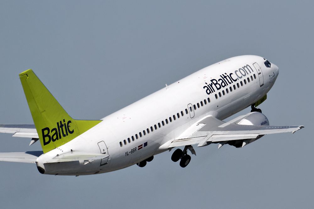 Air Baltic 737-300