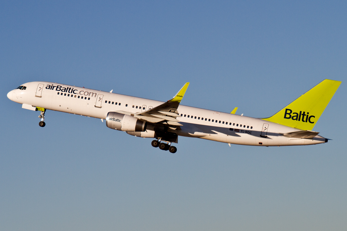 Air Baltic 757