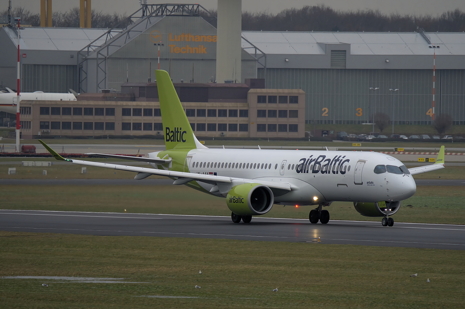  Air Baltic Airbus A220-300 