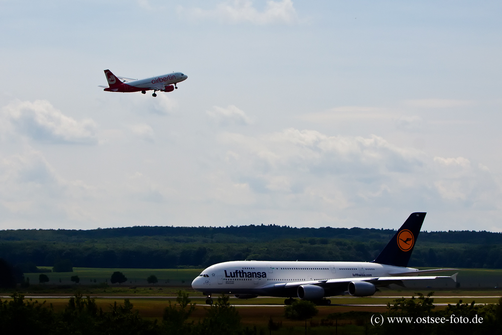 Air Berlin A319 und Lufthansa A380-800