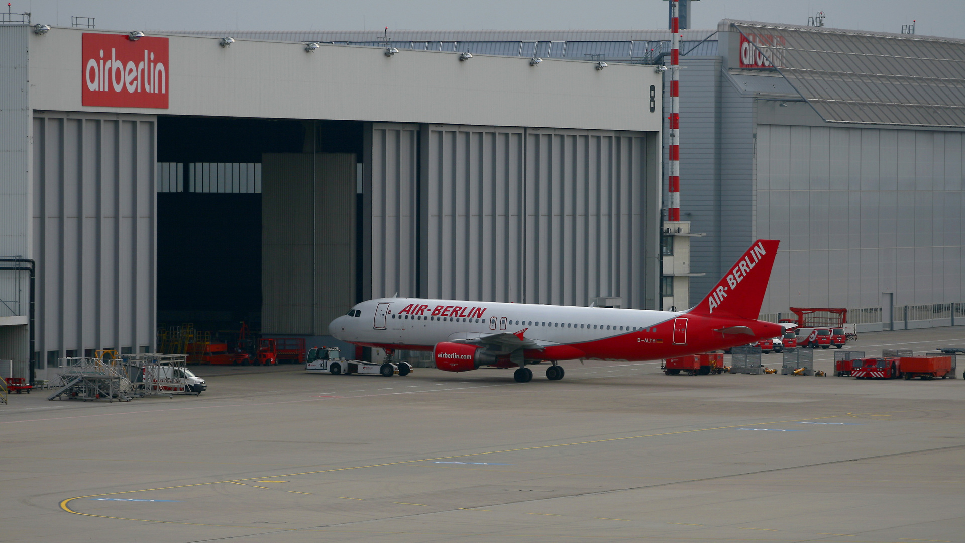 Air Berlin Airbus A320-214 geht jetzt Schlafen :-)