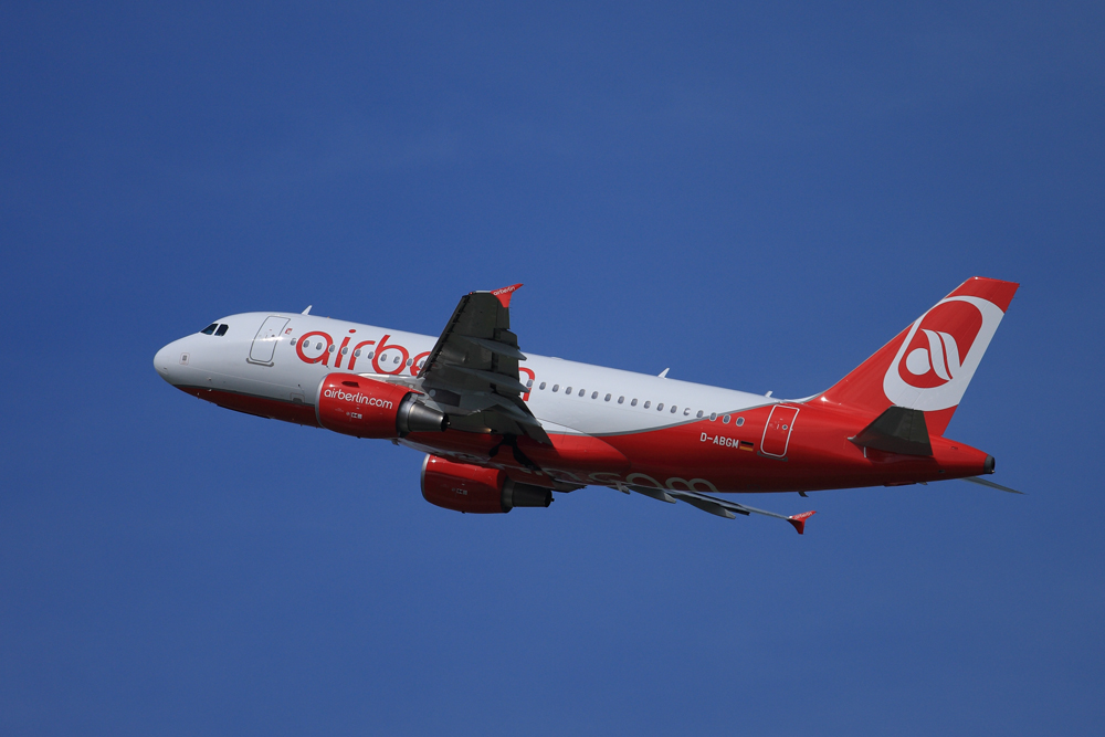 Air Berlin beim Start in Düsseldorf