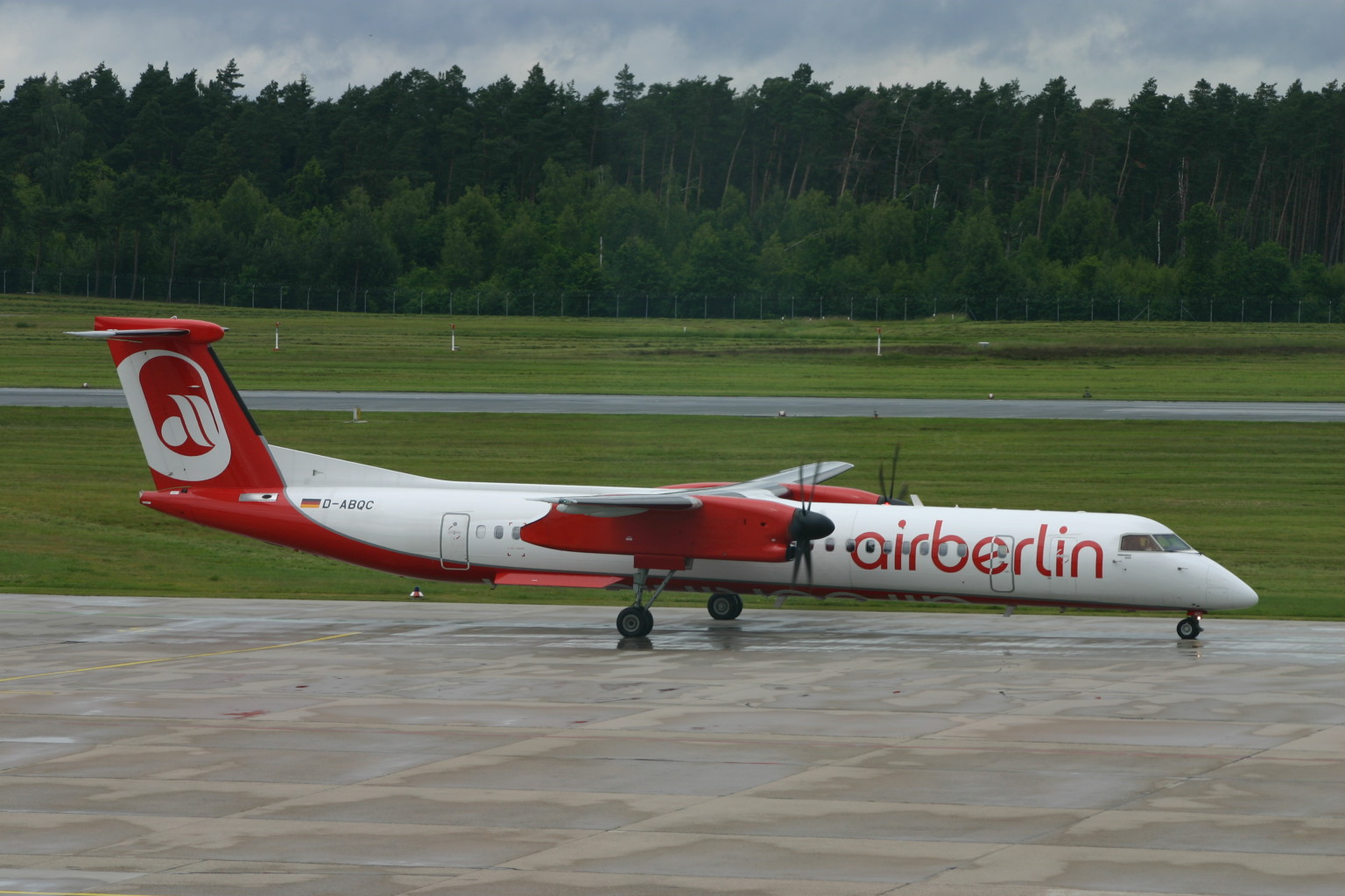 Air Berlin DH 8-400Q