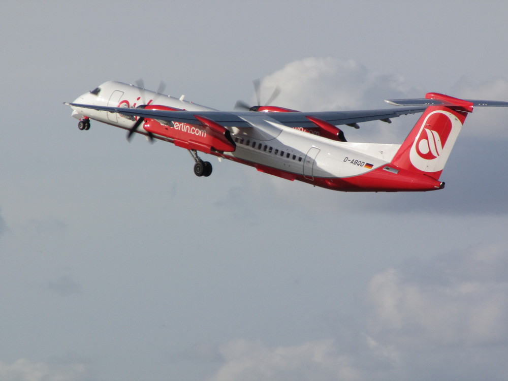 AIR BERLIN nach dem Abheben in Tegel