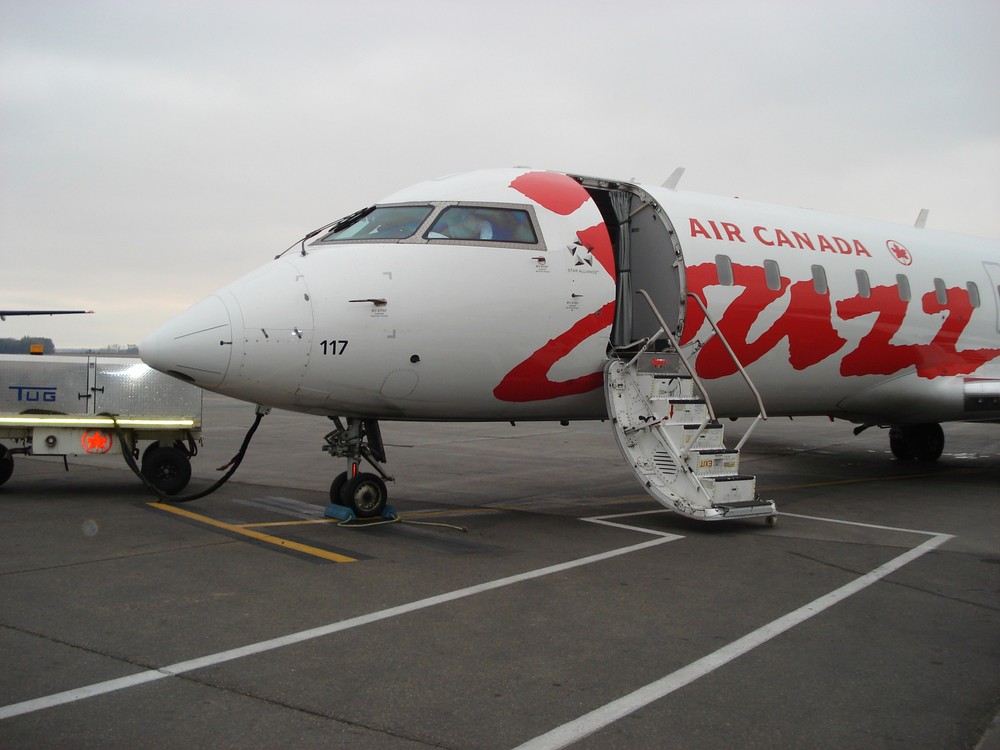 Air Canada Cazz CRJ 100/200 auf dem Airport von Edmonton
