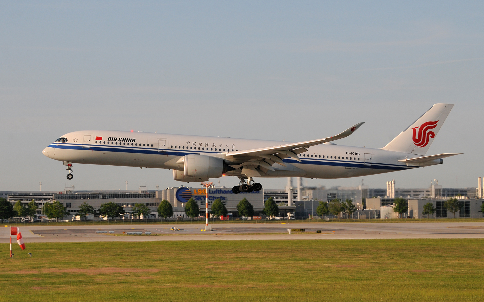 Air China Airbus A350-900 B-1085 