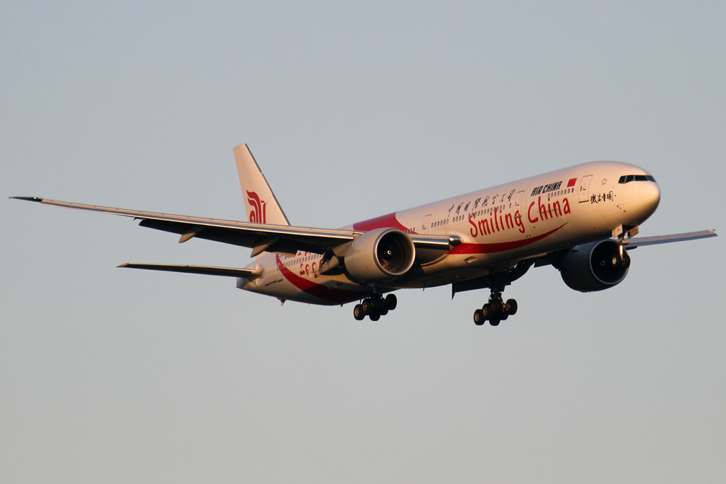 Air China Triple Seven Smiling China C S Foto Bild Technik Flugzeuge Air China Bilder Auf Fotocommunity